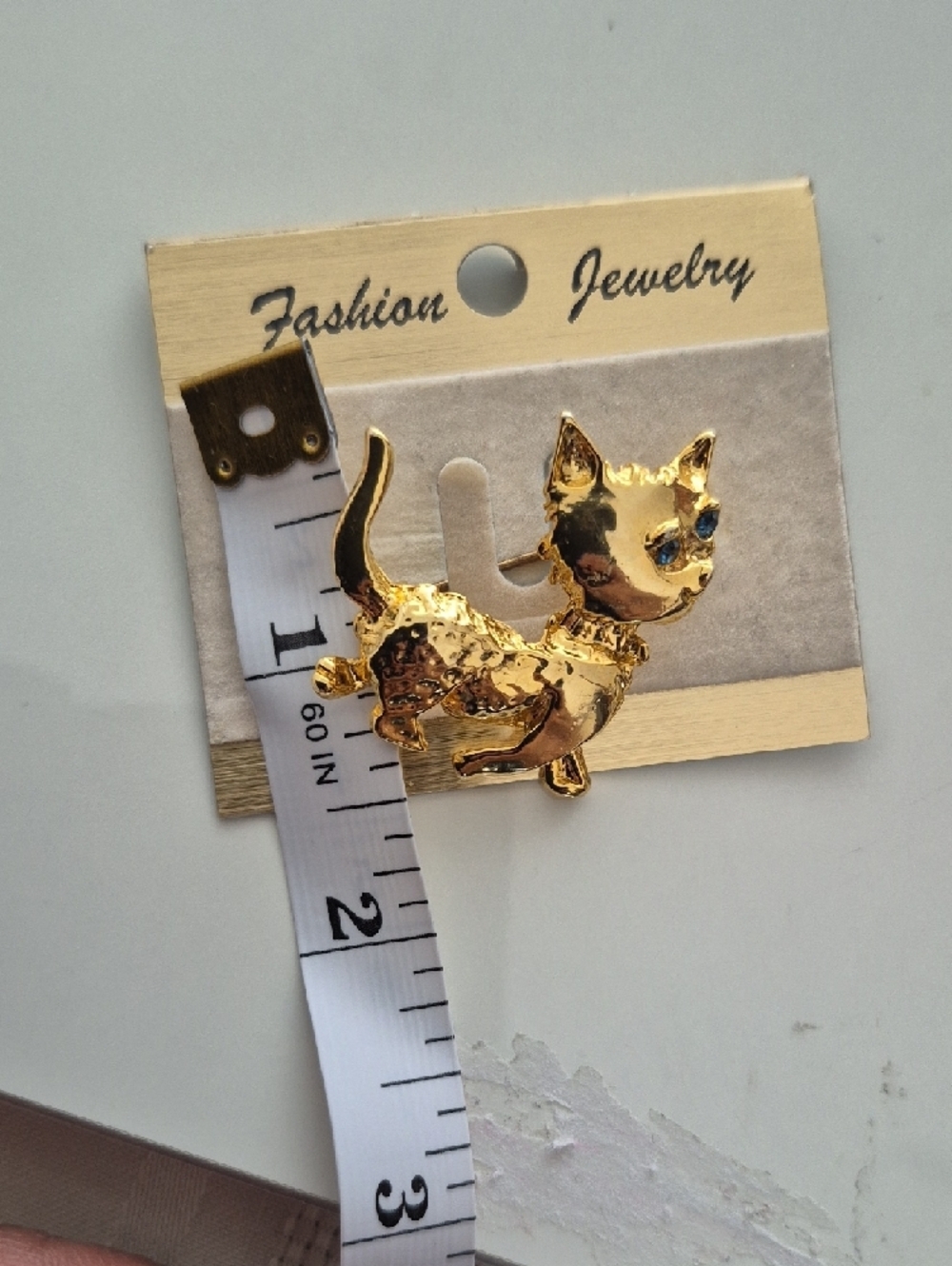 Fashion Jewelry Vintage Gold Cat Brooch with Blue Eyes - Picture 10 of 16